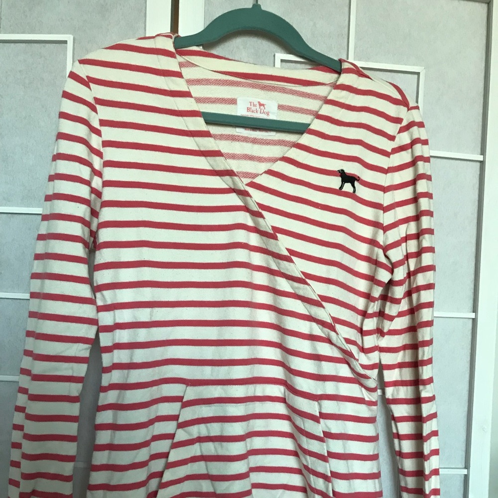 Black dog striped sweatshirt with drawstring